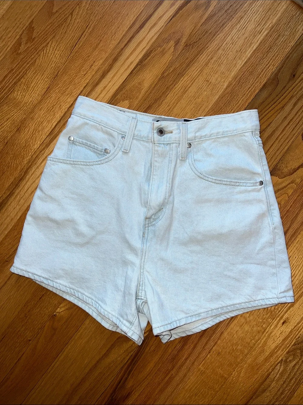 Levi's Pale Blue High-Rise Denim Shorts - Picture 1 of 8